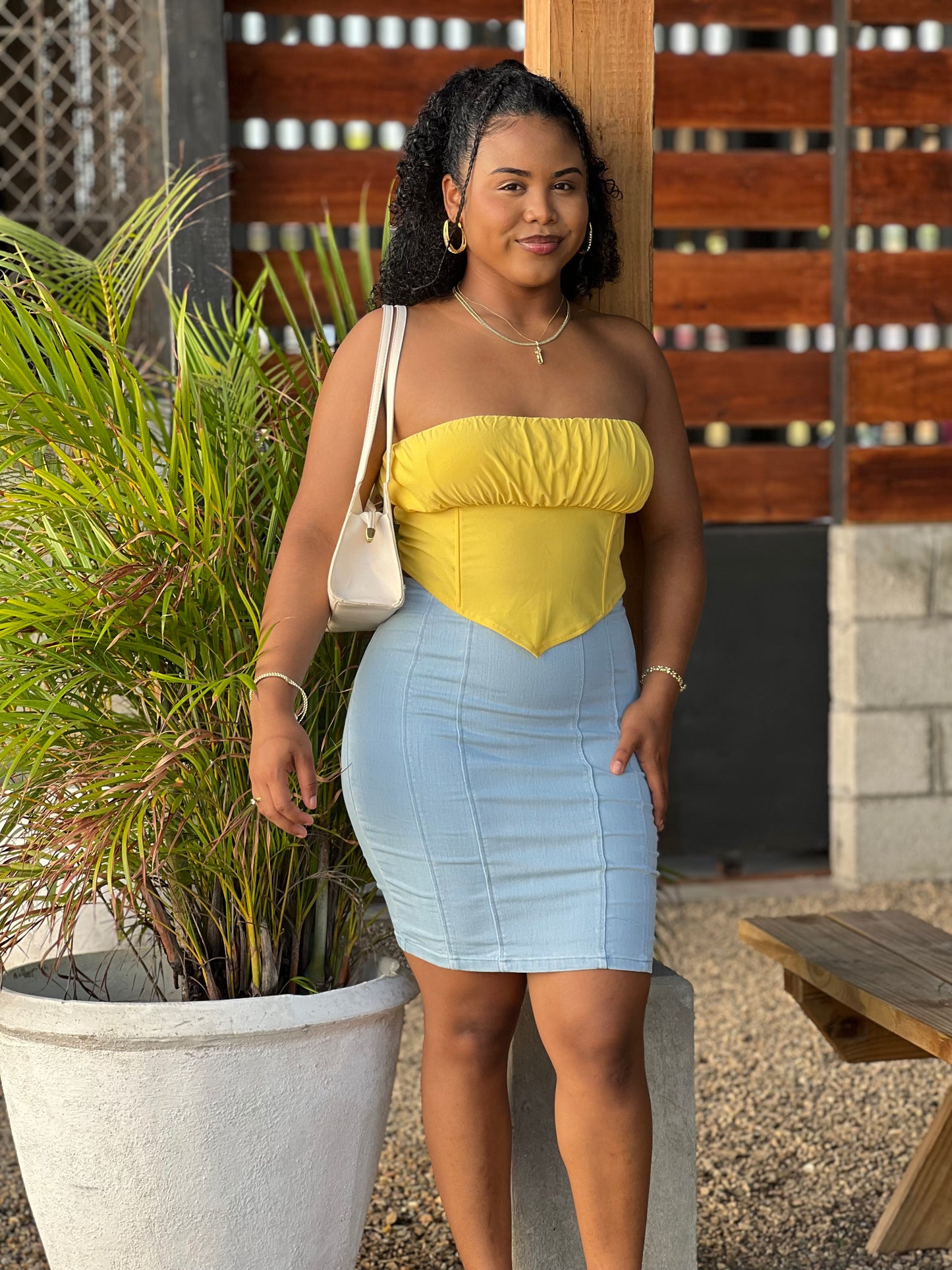 HIGH-RISE ZIPPERED DENIM SKIRT