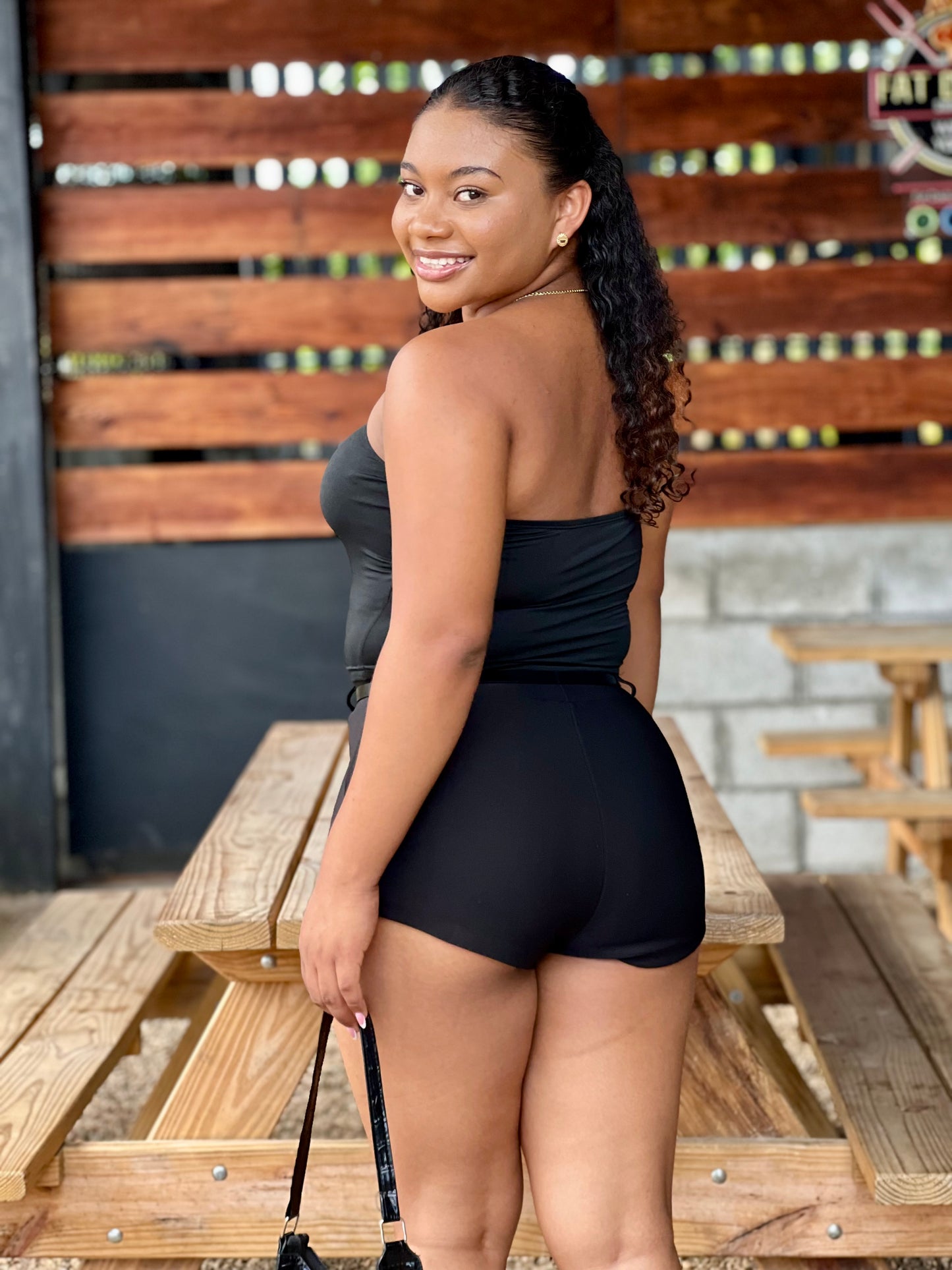 SCUBA SHORTS W/ BELT